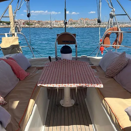 Botel Charme Et Confort *